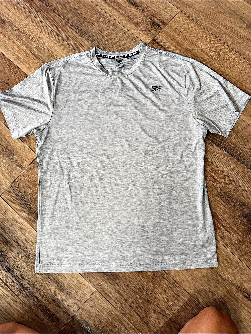 Reebok Short Sleeve Tee in Gray Size Large